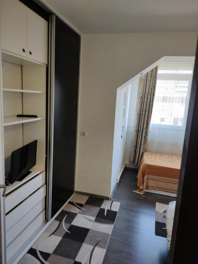 White Black Rooms 胡内多阿拉 外观 照片