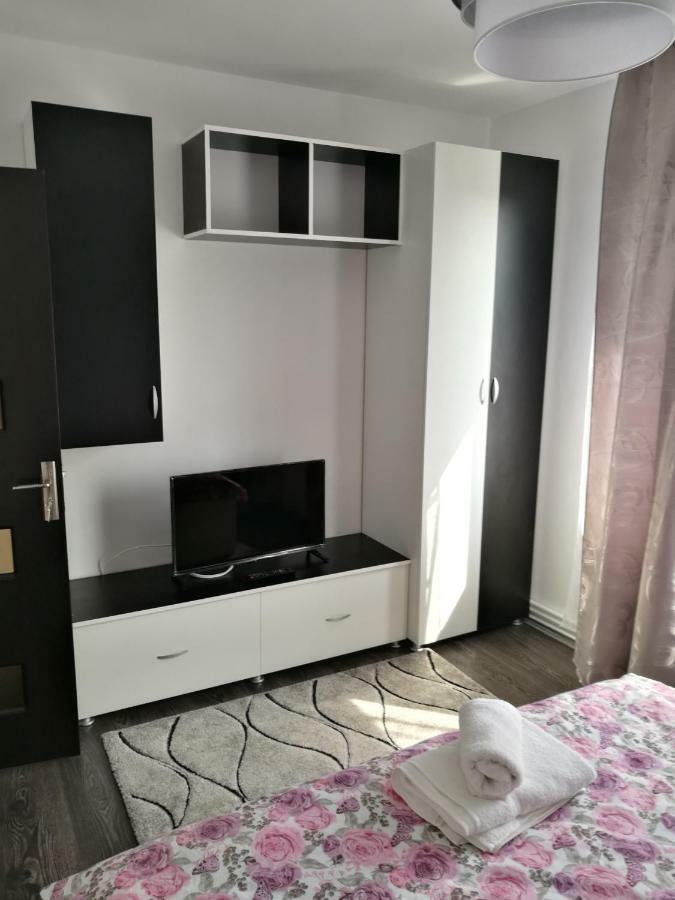 White Black Rooms 胡内多阿拉 外观 照片
