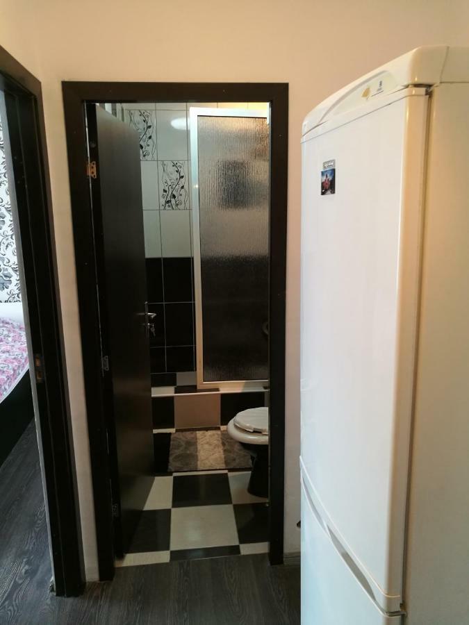 White Black Rooms 胡内多阿拉 外观 照片